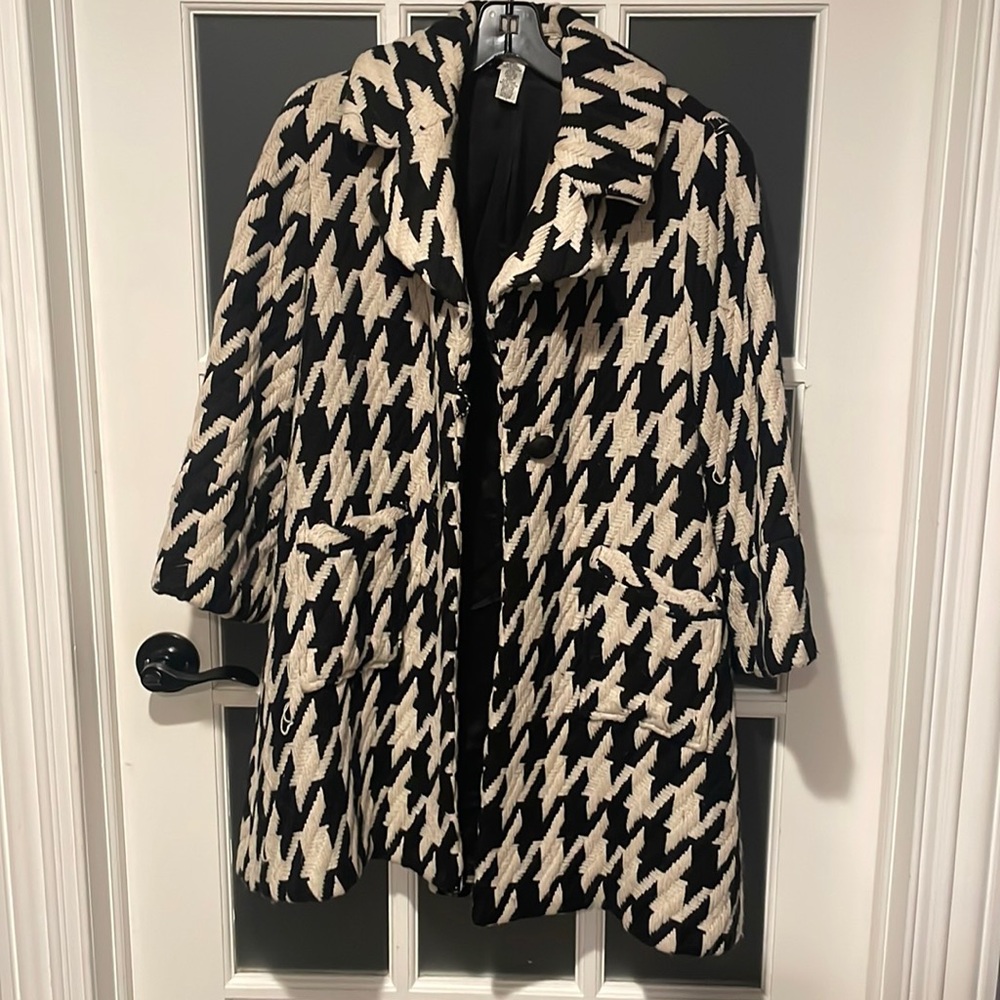 Diane vonFusrstenberg houndstooth swing coat